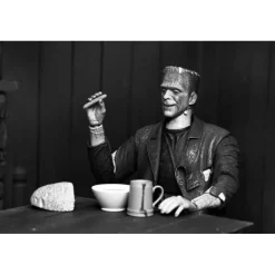 Neca Monstruos De La Universal^Figura articulada Universal Monsters Frankenstein 18 cm B&W